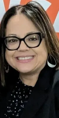 Denise Headshot